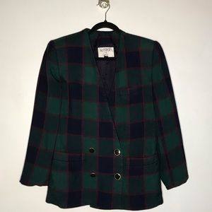 Jasper for A.S.L
Size 10
Made in Taiwan 
Green blue and burgundy v neck blazer